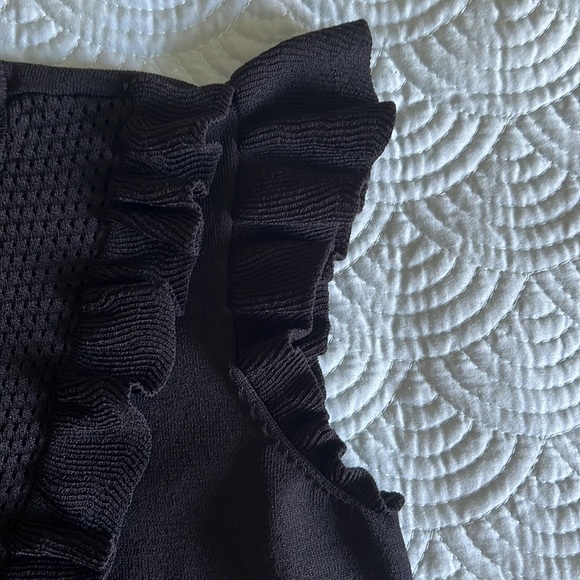 Marled Sleeveless Turtleneck with ruffles Black Small - Picture 11 of 11